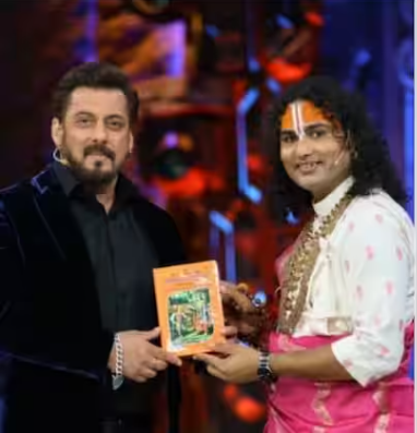Bigg Boss 18: ਬਿੱਗ ਬੌਸ ਦੇ ਸੈੱਟ ‘ਤੇ ਪਹੁੰਚੇ ਅਨਿਰੁੱਧਚਾਰੀਆ ਮਹਾਰਾਜ, ਕੀ ਸਲਮਾਨ ਖਾਨ ਦੇ ਸ਼ੋਅ ਦਾ ਬਣਨਗੇ ਹਿੱਸਾ ?