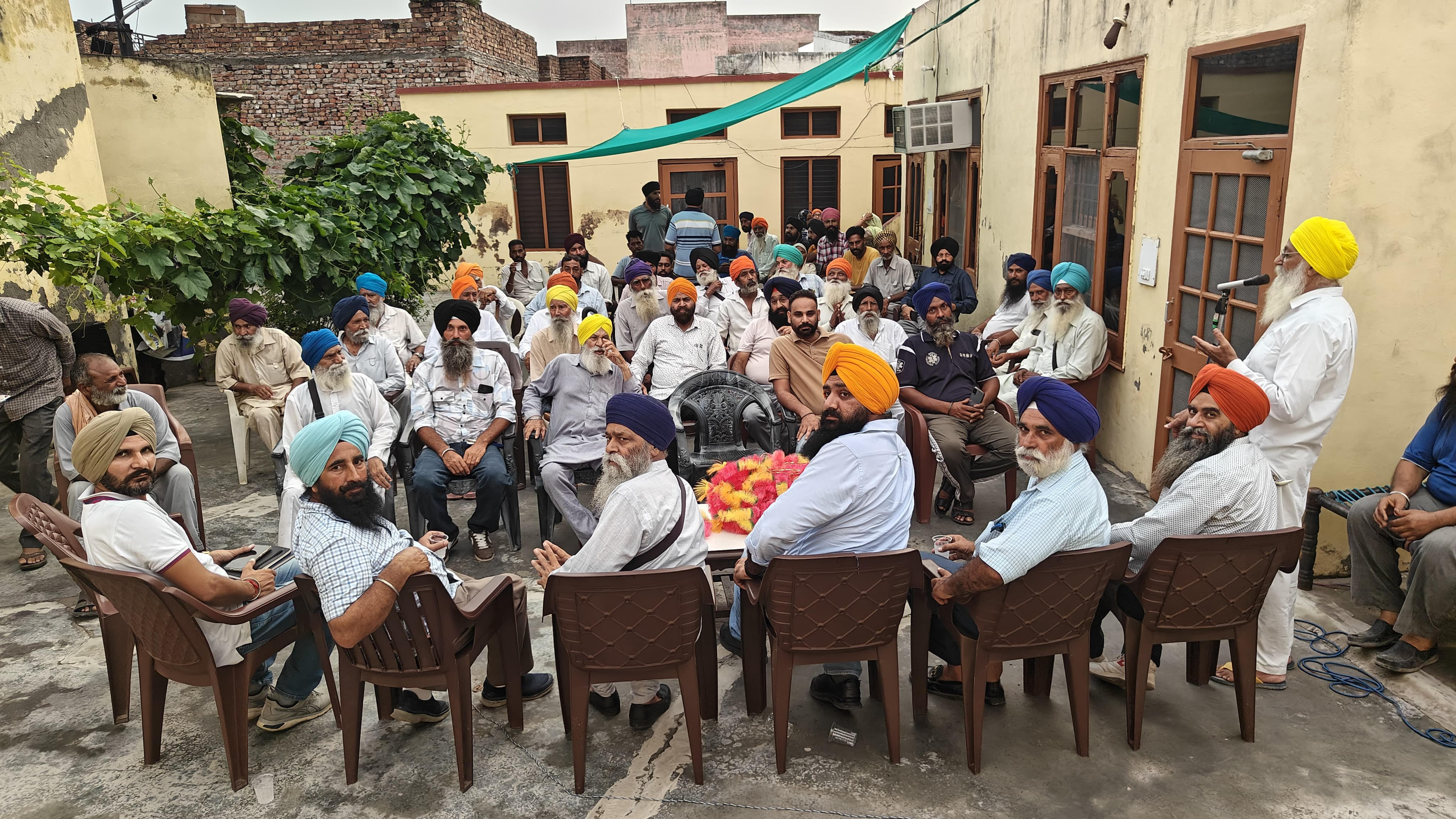 ਝਿੰਜਰ ਨੇ ਸਮੂਹ ਜ਼ਿਲ੍ਹਾ ਪਟਿਆਲਾ ਅਤੇ ਹਲਕਾ ਘਨੌਰ ਦੇ ਕਿਸਾਨਾਂ ਅਤੇ ਪਾਰਟੀ ਵਰਕਰਾਂ ਨੂੰ ਧਰਨੇ ਵਿੱਚ ਹੁਮ-ਹੁੰਮਾ ਕੇ ਪਹੁੰਚਣ ਦੀ ਅਪੀਲ ਕੀਤੀ