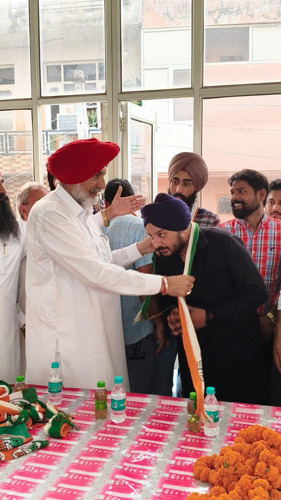 ਮਟੌਰ ਵਿਖੇ ਬਲਬੀਰ ਸਿੱਧੂ ਤੇ ਮੇਅਰ ਅਮਰਜੀਤ ਸਿੱਧੂ ਦੀ ਰਹਿਨੁਮਾਈ ਹੇਠ ਵੱਡੀ ਗਿਣਤੀ ਵਿੱਚ ਲੋਕ ਕਾਂਗਰਸ ਵਿੱਚ ਹੋਏ ਸ਼ਾਮਿਲ