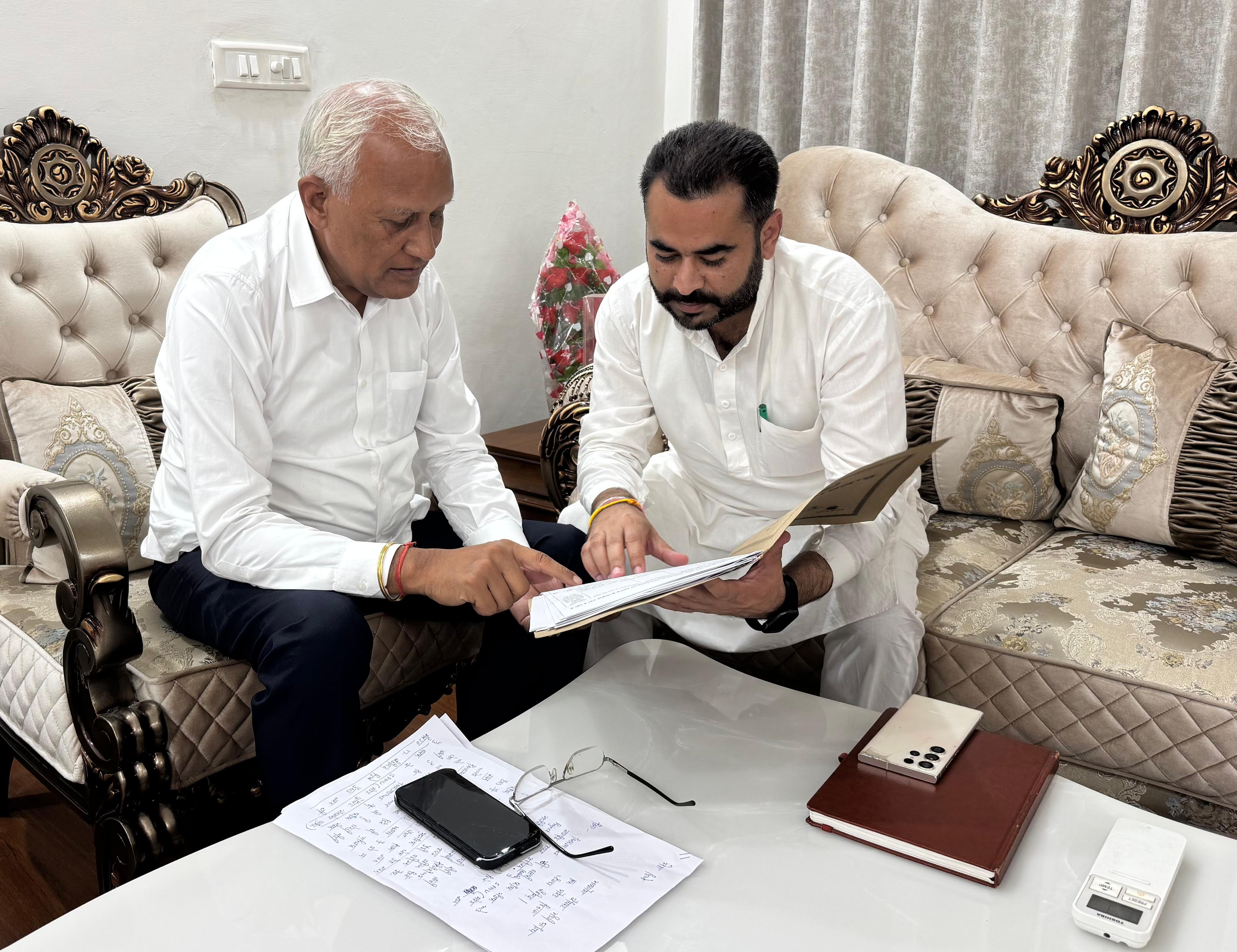 ਫਾਜ਼ਿਲਕਾ ਦੇ ਵਿਧਾਇਕ ਨਰਿੰਦਰ ਪਾਲ ਸਿੰਘ ਸਵਨਾ ਵੱਲੋਂ ਜਲ ਸਰੋਤ ਮੰਤਰੀ ਨਾਲ ਮੁਲਾਕਾਤ 