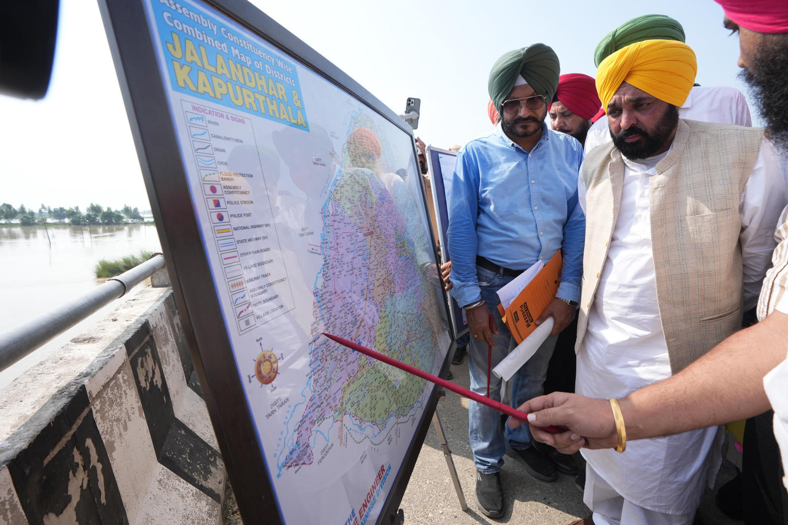 ਪੰਜਾਬ ਸਰਕਾਰ ਹੜ੍ਹਾਂ ਕਾਰਨ ਲੋਕਾਂ ਨੂੰ ਹੋਏ ਨੁਕਸਾਨ ਦੇ ਇਕ-ਇਕ ਪੈਸੇ ਦਾ ਮੁਆਵਜ਼ਾ ਦੇਵੇਗੀ-ਮੁੱਖ ਮੰਤਰੀ