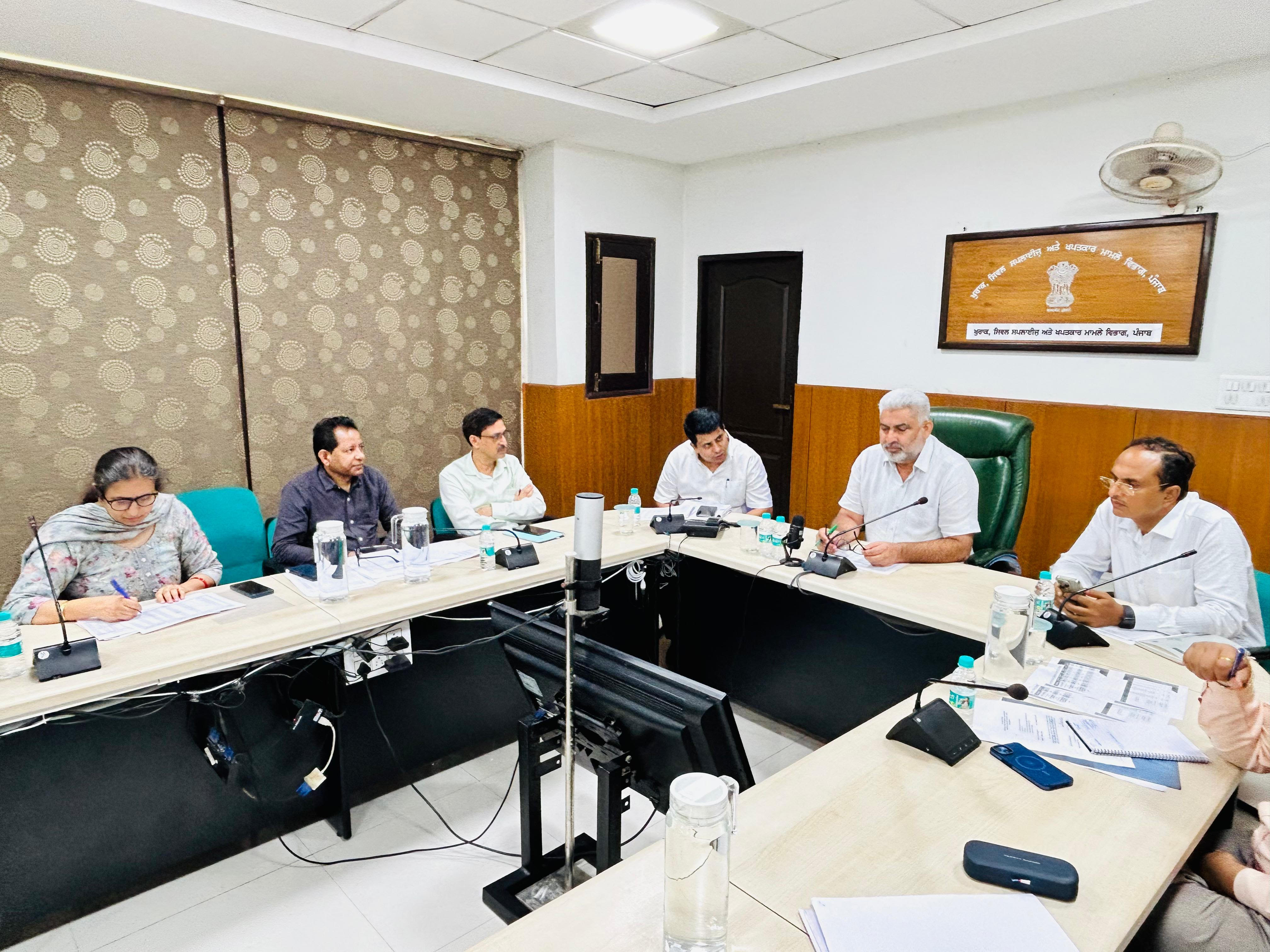 ਖੁਰਾਕ, ਸਿਵਲ ਸਪਲਾਈ ਅਤੇ ਖ਼ਪਤਕਾਰ ਮਾਮਲੇ ਮੰਤਰੀ ਲਾਲ ਚੰਦ ਕਟਾਰੂਚੱਕ ਨੇ ਝੋਨੇ ਦੇ ਖ਼ਰੀਦ ਸੀਜ਼ਨ ਸਬੰਧੀ ਤਿਆਰੀਆਂ ਦਾ ਲਿਆ ਜਾਇਜ਼ਾ