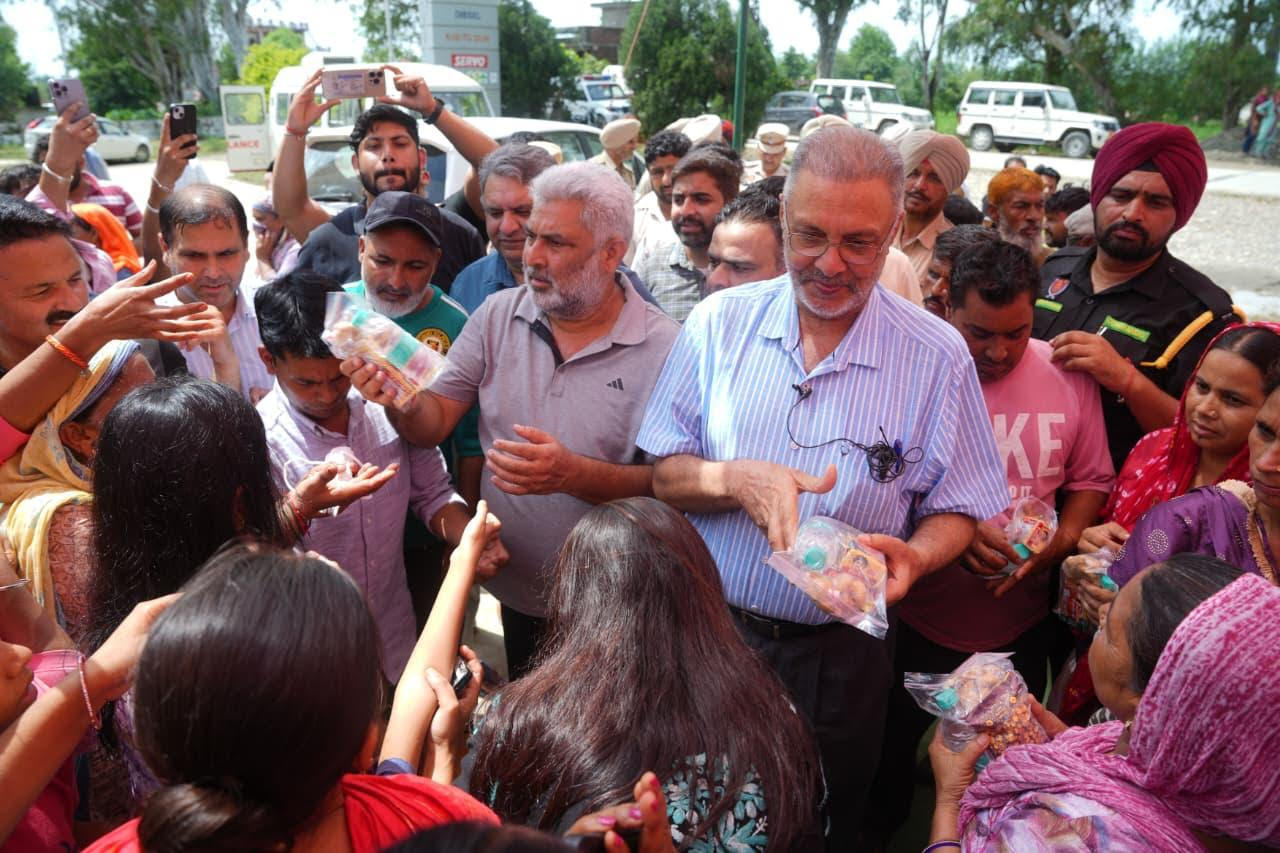 ਰਾਹਤ ਸਮੱਗਰੀ ਤੋਂ ਲੈ ਕੇ ਸਿਹਤ ਸੇਵਾਵਾਂ ਤੱਕ-ਹਰ ਪਲ ਹੜ੍ਹ ਪੀੜਤਾਂ ਦੇ ਨਾਲ ਖੜ੍ਹੀ ਮਾਨ ਸਰਕਾਰ