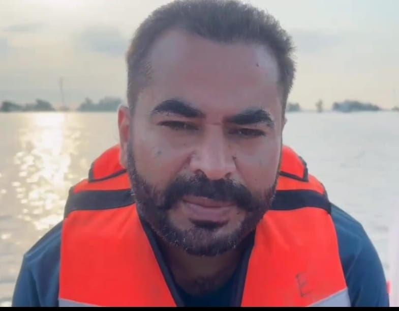   ਫਾਜ਼ਿਲਕਾ ਦੇ ਵਿਧਾਇਕ ਨੇ ਹਲਕੇ ਦੇ ਹੜ੍ਹ ਪ੍ਰਭਾਵਿਤ ਪਿੰਡ ਗੱਟੀ ਨੰ. 1 ਦਾ ਕੀਤਾ ਦੌਰਾ