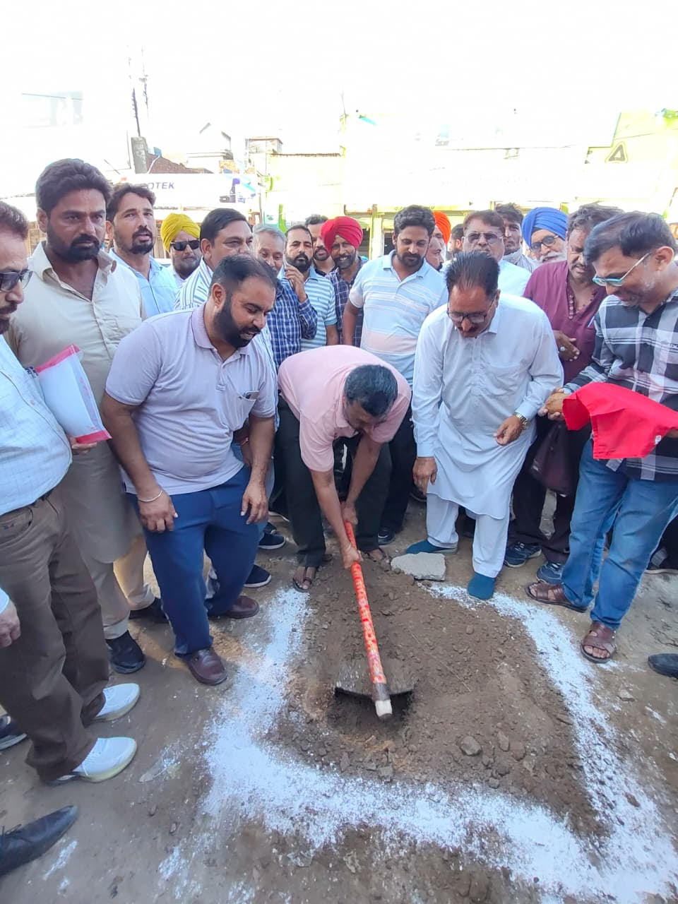  ਪ੍ਰੋਜੈਕਟ ਤਹਿਤ 2151 ਘਰੇਲੂ ਪਾਣੀ ਦੇ ਕੁਨੈਕਸ਼ਨ ਅਤੇ 1 ਨੰਬਰ ਪੀਣ ਵਾਲੇ ਪਾਣੀ ਦੀ ਟੈਂਕੀ 1.5 ਲੱਖ ਗੈਲਨ ਸਮਰੱਥਾ ਦੇ ਕੰਮ ਕਰਵਾਏ ਜਾਣਗੇ