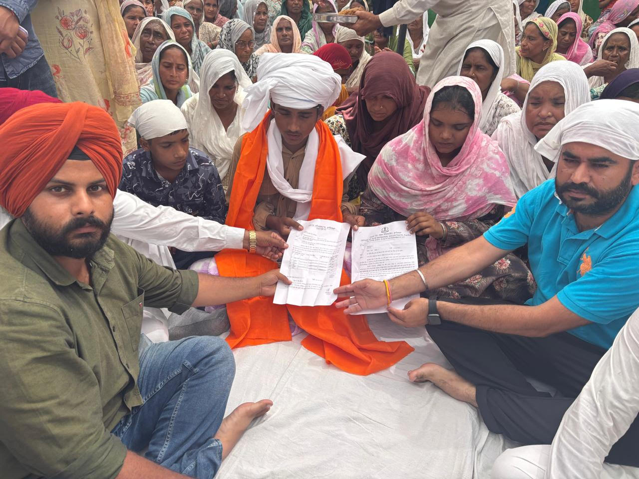   ਪੰਜਾਬ ਸਰਕਾਰ ਵੱਲੋਂ ਮ੍ਰਿਤਕ ਵਜੀਰ ਸਿੰਘ ਦੇ ਪਰਿਵਾਰ ਨੂੰ 4 ਲੱਖ ਦੀ ਸਹਾਇਤਾ ਰਾਸ਼ੀ ਭੇਂਟ