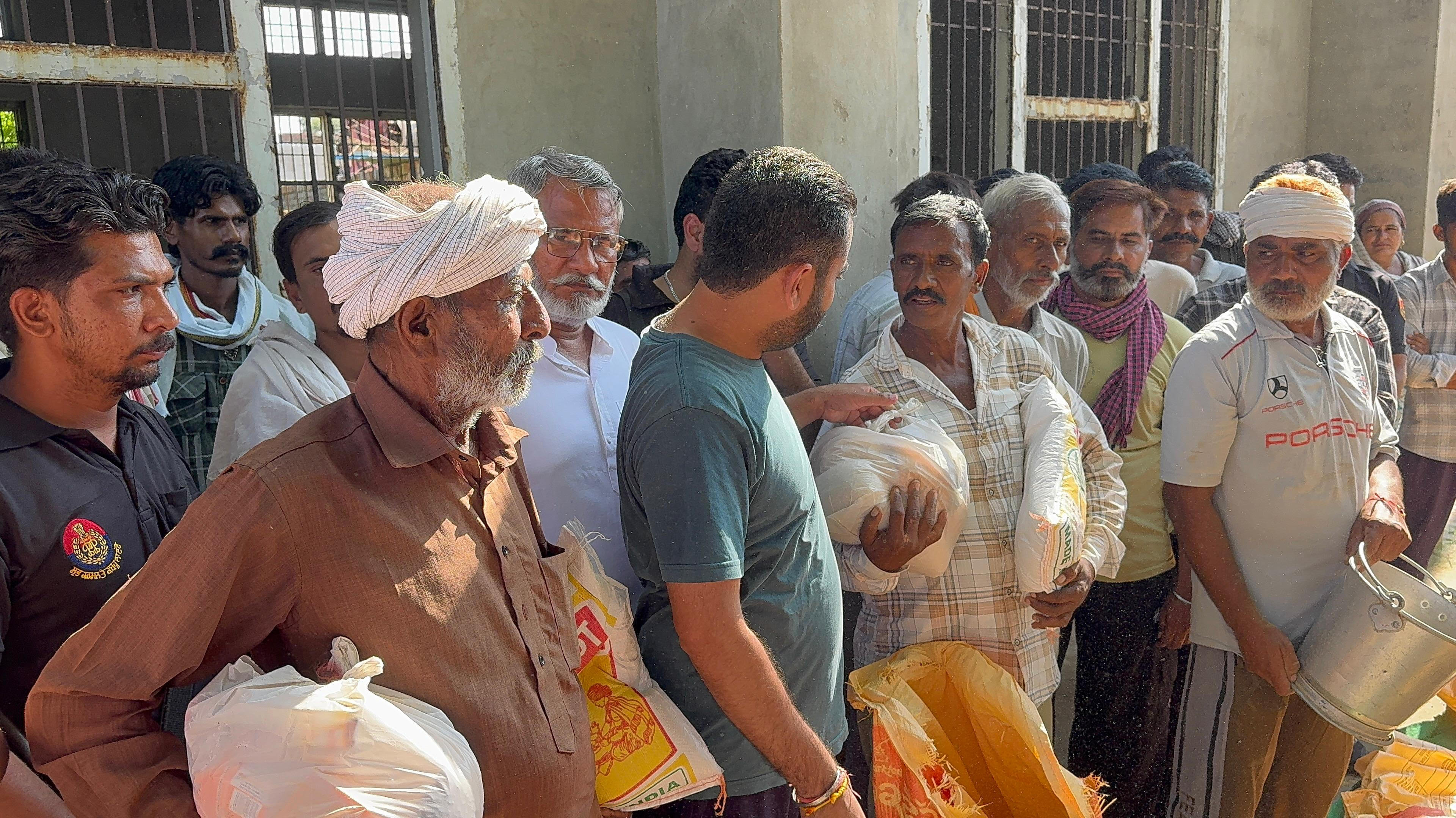  ਫਾਜ਼ਿਲਕਾ ਦੇ ਵਿਧਾਇਕ ਨੇ ਰਾਹਤ ਨਵਾਂ ਹਸਤਾਂ ਕਲਾ ਵਿੱਚ ਬਣੇ ਰਾਹਤ ਕੇਂਦਰਾਂ ਦਾ ਕੀਤਾ ਦੌਰਾ  