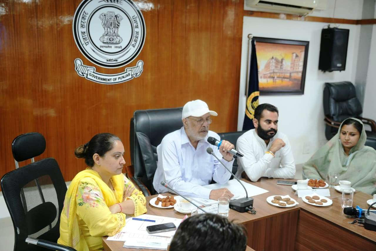 45 ਵਿਚ ਹੜ੍ਹ ਪ੍ਰਭਾਵਿਤ ਖੇਤਰਾਂ ਵਿਚ ਜੀਵਨ ਨੂੰ ਮੁੜ ਲੀਹ ਤੇ ਲਿਆਉਣ ਦਾ ਟੀਚਾ ਮਿੱਥਿਆ-ਡਾ: ਬਲਬੀਰ ਸਿੰਘ