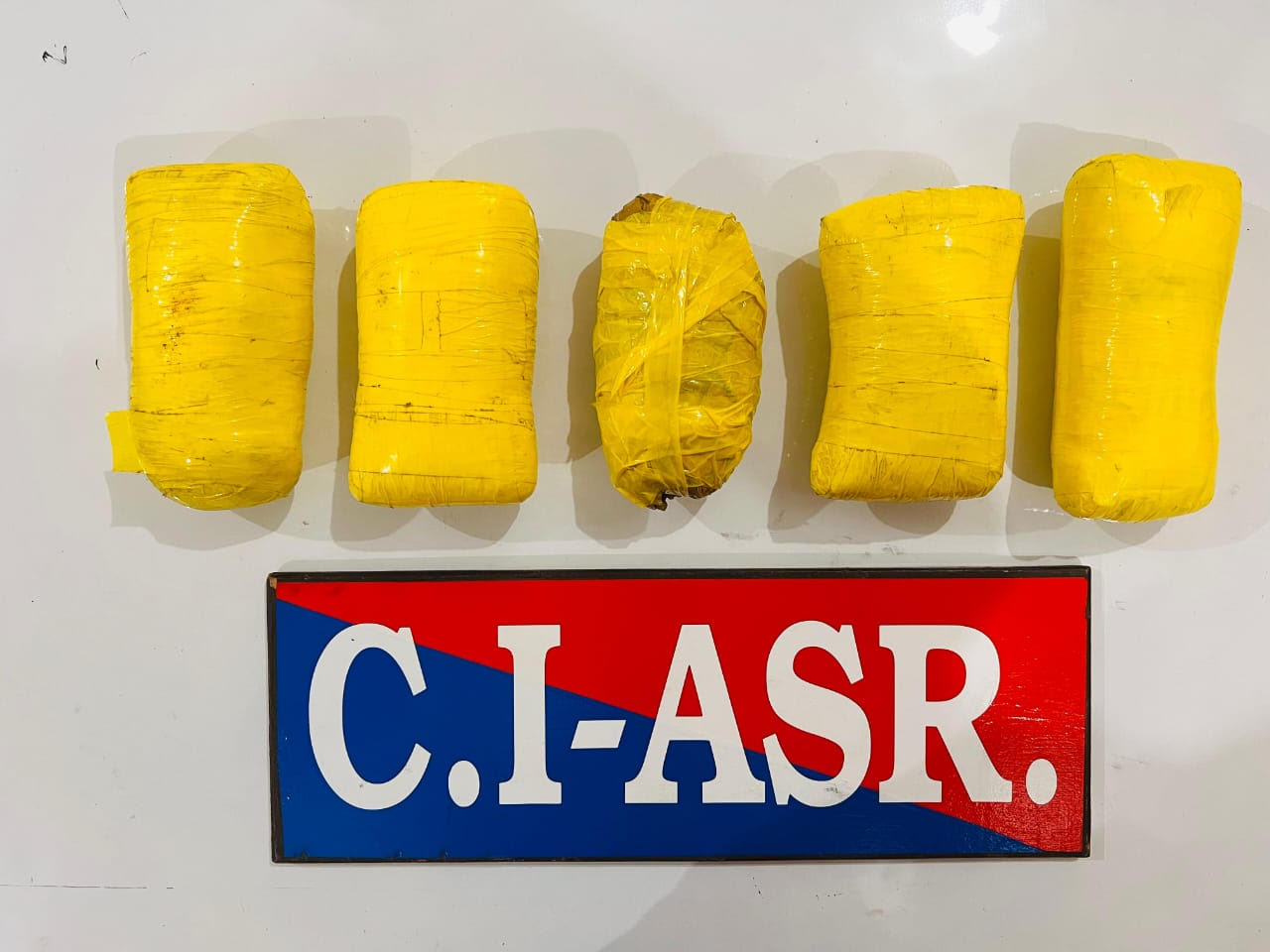 ਅੰਮ੍ਰਿਤਸਰ ਵਿਖੇ ਸਰਹੱਦ ਪਾਰੋਂ ਚਲ ਰਹੇ ਨਸ਼ਾ ਤਸਕਰੀ ਦੇ ਨੈੱਟਵਰਕ ਦਾ ਪਰਦਾਫਾਸ਼; 5 ਕਿਲੋ ਹੈਰੋਇਨ ਸਮੇਤ ਇੱਕ ਗ੍ਰਿਫ਼ਤਾਰ