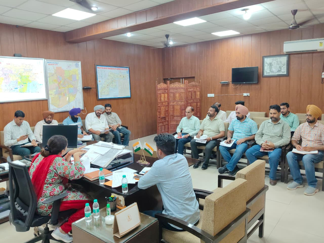ਡਿਪਟੀ ਕਮਿਸ਼ਨਰ ਵੱਲੋਂ ਅਬੋਹਰ – ਬੱਲੂਆਣਾ ਦੇ ਵਿਕਾਸ ਕਾਰਜਾਂ ਦੀ ਸਮੀਖਿਆ ਲਈ ਬੈਠਕ