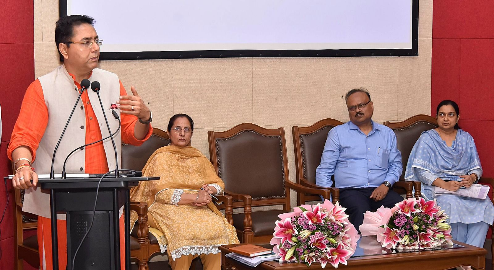 ਨਵੀਂ ਅਤੇ ਨਵਿਆਉਣਯੋਗ ਊਰਜਾ ਮੰਤਰੀ ਵੱਲੋਂ ਪੇਡਾ ਨੂੰ ਜੰਗੀ ਪੱਧਰ ‘ਤੇ ਡਿਵੈਲਪਰਾਂ ਦੇ ਮੁੱਦੇ ਹੱਲ ਕਰਨ ਦੇ ਨਿਰਦੇਸ਼