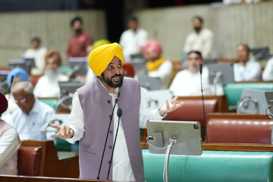 ਹੜ੍ਹਾਂ ਦੇ ਮੁੱਦੇ ’ਤੇ ਸਿਆਸਤ ਖੇਡਣ ਤੋਂ ਬਾਜ਼ ਨਾ ਆਈਆਂ ਵਿਰੋਧੀ ਪਾਰਟੀਆਂ-ਮੁੱਖ ਮੰਤਰੀ ਵੱਲੋਂ ਸਖਤ ਆਲੋਚਨਾ