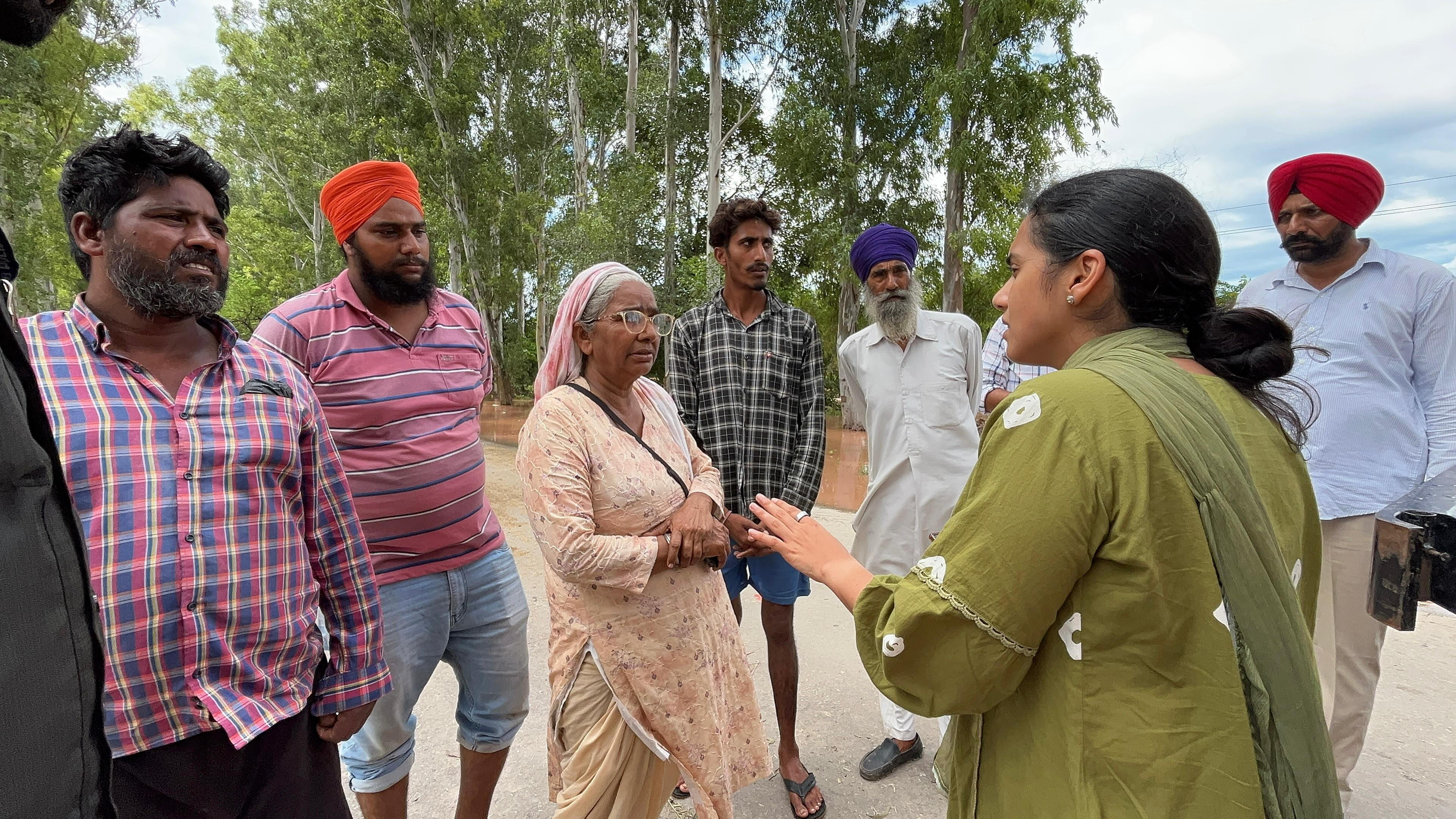 ਕੱਟਣ ਦੀ ਸੂਰਤ ਵਿੱਚ ਤੁਰੰਤ ਹੜ ਰਾਹਤ ਕੇਂਦਰ ਉੱਤੇ ਪਹੁੰਚ ਕੇ ਲਗਵਾਓ ਡਾਕਟਰਾਂ ਕੋਲੋਂ ਟੀਕਾ 