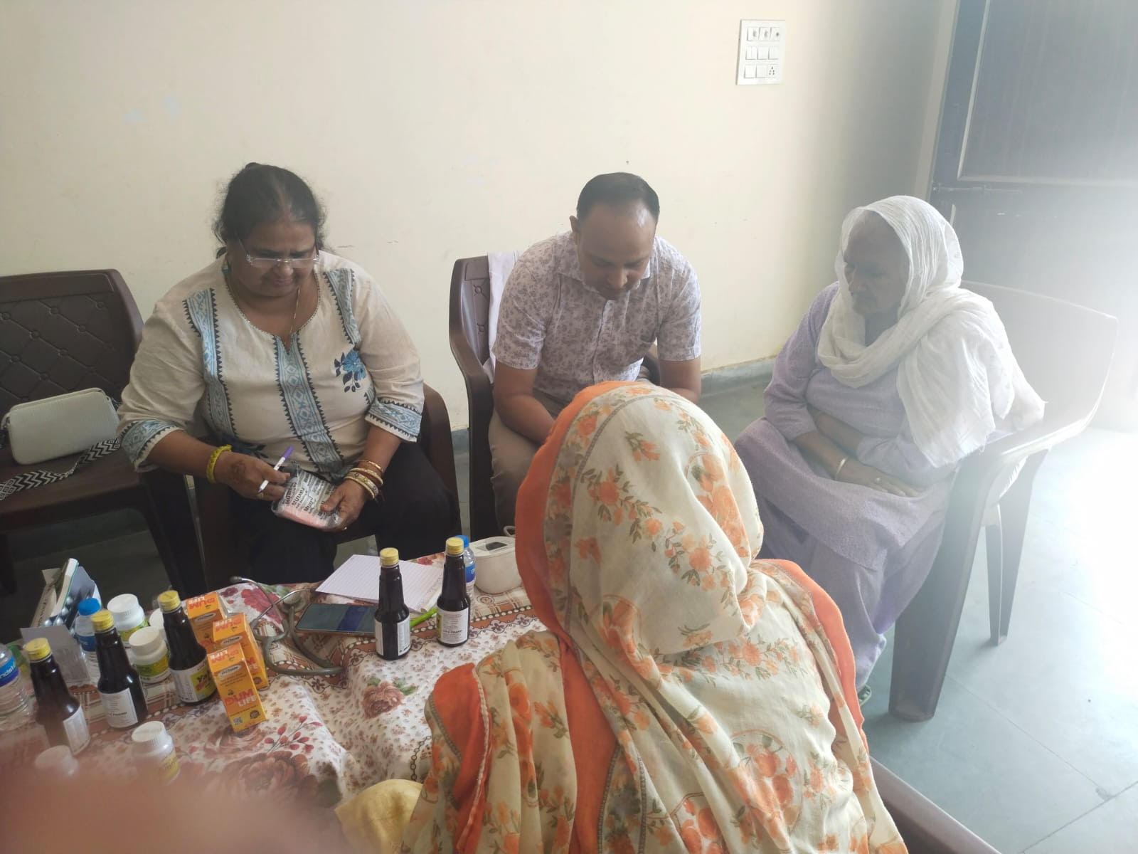 ਸਿੰਮੀ ਮਰਵਾਹਾ ਟਰੱਸਟ ਵੱਲੋਂ ਲਾਏ ਕੈਂਪ ਨੂੰ ਮਿਲਿਆ ਭਰਵਾਂ ਹੁੰਗਾਰਾ