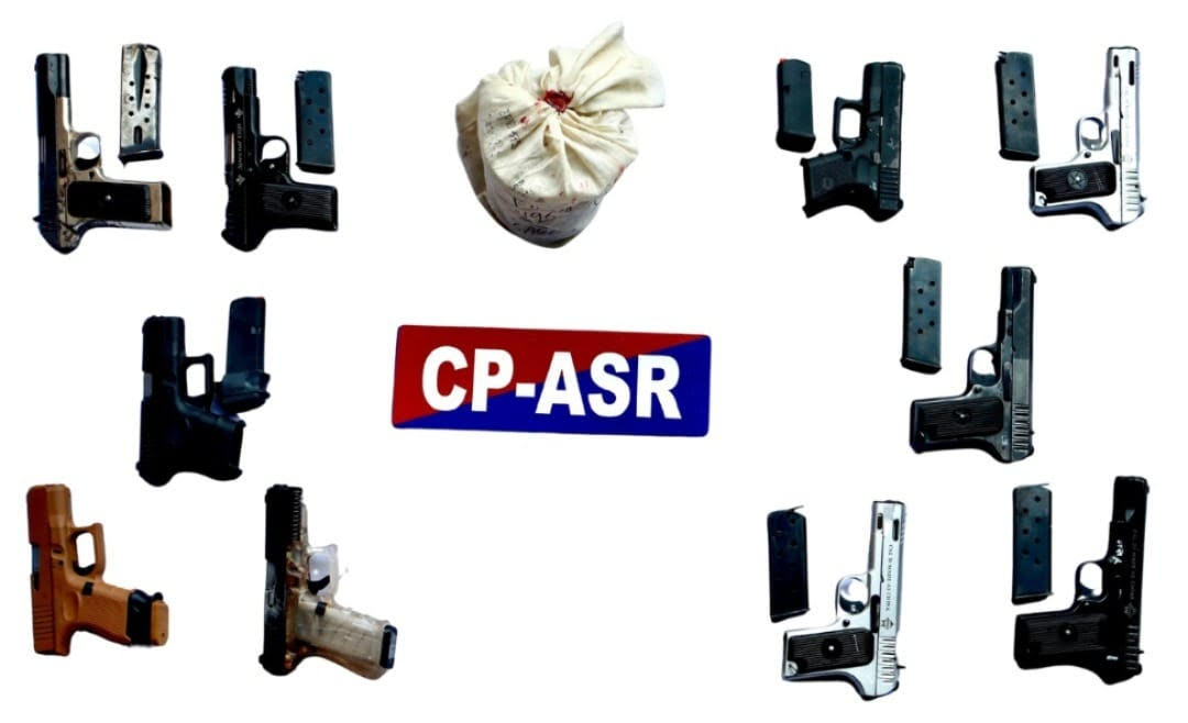 ਪੰਜਾਬ ਪੁਲਿਸ ਵੱਲੋਂ ਸਰਹੱਦ ਪਾਰੋਂ ਹਥਿਆਰ ਅਤੇ ਨਾਰਕੋ ਤਸਕਰੀ ਮਾਡਿਊਲ ਦਾ ਪਰਦਾਫਾਸ਼; 10 ਪਿਸਤੌਲਾਂ, 500 ਗ੍ਰਾਮ ਅਫੀਮ ਸਮੇਤ ਤਿੰਨ ਕਾਬੂ