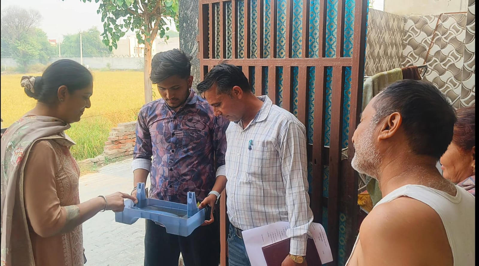 ਸਿਹਤ ਵਿਭਾਗ ਦੀਆਂ 16 ਟੀਮਾਂ ਵੱਲੋਂ ਹੋਟ ਸਪਾਟ ਅਤੇ ਹੋਰ ਖੇਤਰਾਂ ਵਿੱਚ ਡੇਂਗੂ ਵਿਰੋਧੀ ਗਤੀਵਿਧੀਆਂ ਕੀਤੀਆਂ ਜਾ ਰਹੀਆਂ