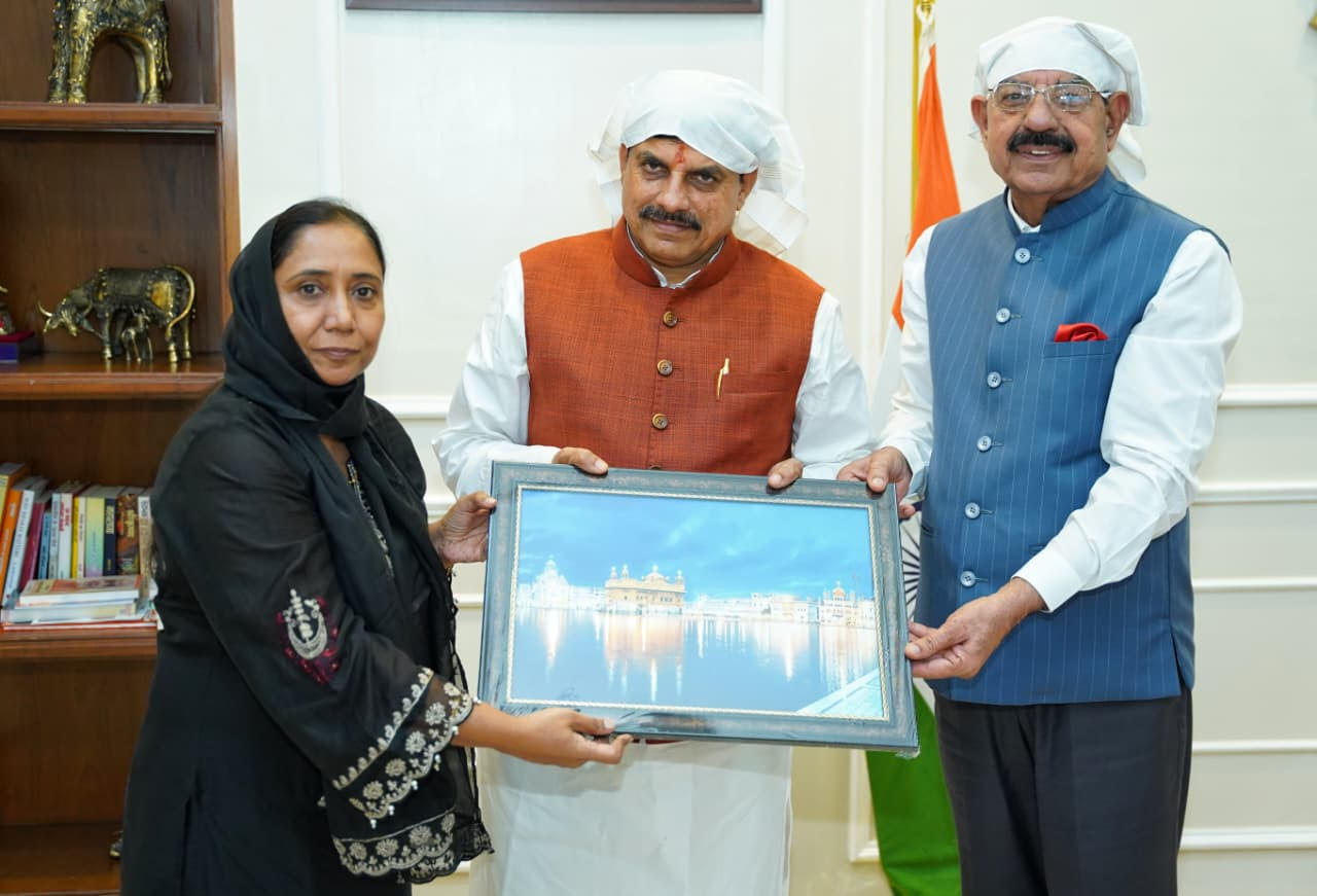 ਡਾ.ਬਲਜੀਤ ਕੌਰ ਅਤੇ ਮੋਹਿੰਦਰ ਭਗਤ ਨੇ ਮੱਧ ਪ੍ਰਦੇਸ਼ ਦੇ ਮੁੱਖ ਮੰਤਰੀ ਨੂੰ ਯਾਦਗਾਰੀ ਸਮਾਗਮਾਂ ਵਿੱਚ ਸ਼ਾਮਿਲ ਹੋਣ ਲਈ ਦਿੱਤਾ ਸੱਦਾ