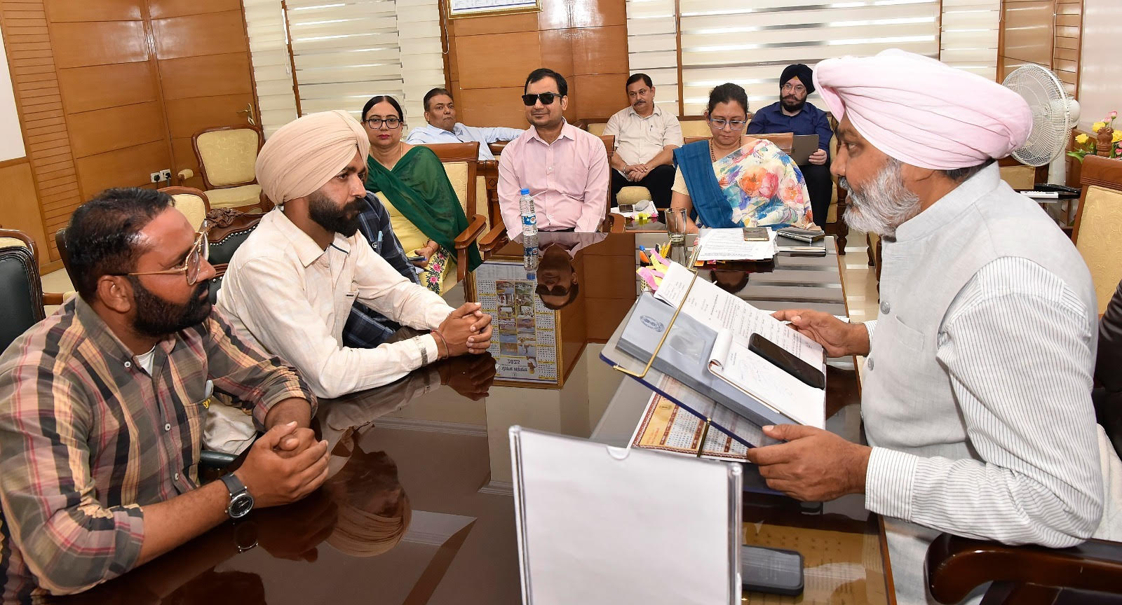 ਵਿੱਤ ਮੰਤਰੀ ਨੇ ਸਿੱਖਿਆ ਵਿਭਾਗ ਦੀਆਂ 7 ਜਥੇਬੰਦੀਆਂ ਨਾਲ ਕੀਤੀਆਂ ਮੀਟਿੰਗਾਂ, ਜਾਇਜ਼ ਮੰਗਾਂ ਹੱਲ ਕਰਨ ਦਾ ਦਿੱਤਾ ਭਰੋਸਾ