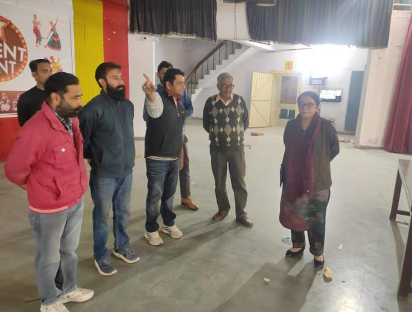   ਵਧੀਕ ਡਿਪਟੀ ਕਮਿਸ਼ਨਰ (ਜਨ.)-ਕਮ-ਰਿਟਰਨਿੰਗ ਅਫਸਰ ਨੇ ਡੀਏਵੀ ਕਾਲਜ ਅਬੋਹਰ ਦੇ ਸਟਰਾਂਗ ਰੂਮ/ਗਿਣਤੀ ਕੇਂਦਰ ਦਾ ਕੀਤਾ ਦੌਰਾ