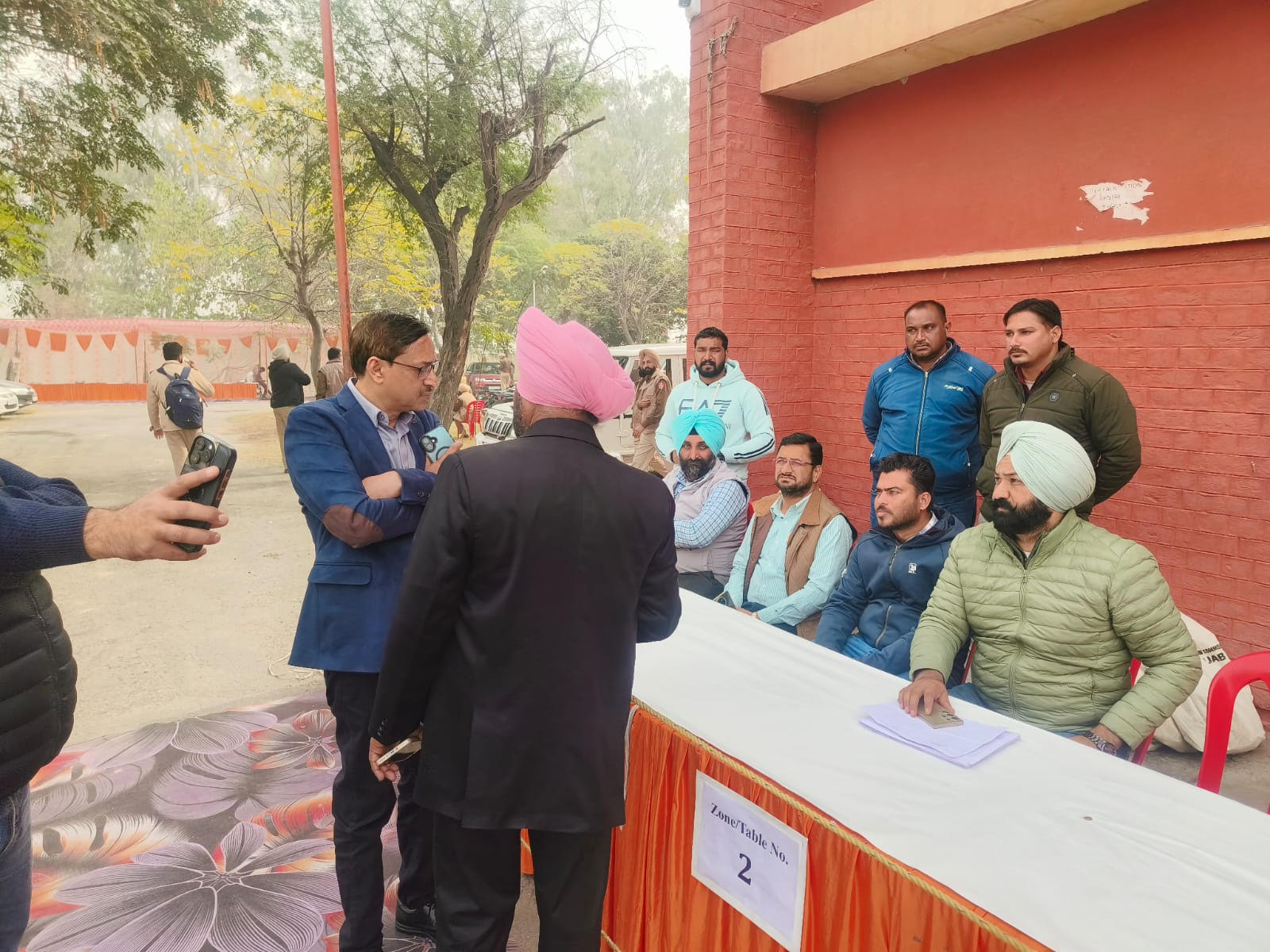 ਜ਼ਿਲ੍ਹਾ ਪ੍ਰੀਸ਼ਦ ਅਤੇ ਪੰਚਾਇਤ ਸਮਿਤੀਆਂ ਦੀਆਂ ਚੋਣਾਂ ਦੇ ਮਦੇਨਜਰ ਚੋਣ ਅਬਜ਼ਰਵਰ ਵੱਲੋਂ ਵੱਖ ਵੱਖ ਥਾਵਾਂ ਦਾ ਦੌਰਾ