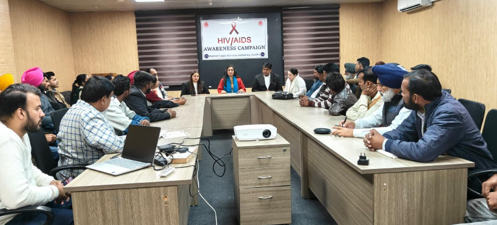   ਜ਼ਿਲ੍ਹਾ ਕਾਨੂੰਨੀ ਸੇਵਾਵਾਂ ਅਥਾਰਟੀ, ਫਾਜ਼ਿਲਕਾ ਵੱਲੋਂ ਪੈਰਾ ਲੀਗਲ ਵੋਲੰਟੀਅਰਜ਼ ਲਈ HIV/AIDS ਦਿਵਸ ਮੌਕੇ ਜਾਗਰੂਕਤਾ ਸੈਸ਼ਨ ਦਾ ਆਯੋਜਨ ਅਤੇ ਟ੍ਰੇਨਿੰਗ ਪ੍ਰੋਗਰਾਮ ਕੀਤਾ ਗਿਆ ਆਯੋਜਿਤ