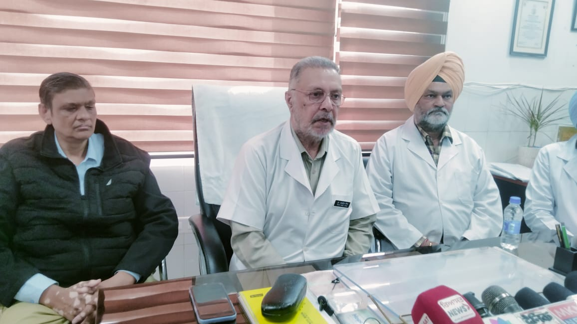 ਸ਼ਹੀਦੀ ਸਭਾ ਦੌਰਾਨ 20 ਆਮ ਆਦਮੀ ਕਲੀਨਿਕ, 7 ਡਿਸਪੈਂਸਰੀਆਂ, 41 ਐਂਬੂਲੈਂਸਾਂ ਦੇ ਨਾਲ ਨਾਲ 24 ਘੰਟੇ ਐਮਰਜੈਂਸੀ ਸਿਹਤ ਸੇਵਾਵਾਂ ਉਪਲਬੱਧ ਰਹਿਣਗੀਆਂ : ਡਾ. ਬਲਬੀਰ ਸਿੰਘ