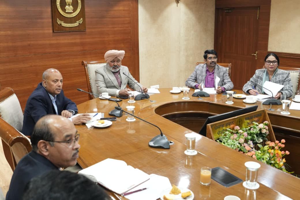 ਵਿੱਤ ਮੰਤਰੀ ਹਰਪਾਲ ਸਿੰਘ ਚੀਮਾ ਨੇ ਬੈਂਕਾਂ ਲਈ ਪੈਨਸ਼ਨਰ ਸੇਵਾ ਪੋਰਟਲ ਰਜਿਸਟ੍ਰੇਸ਼ਨ ਨੂੰ ਪੂਰਾ ਕਰਨ ਲਈ ਸਮਾਂ-ਸੀਮਾ ਕੀਤੀ ਨਿਰਧਾਰਤ