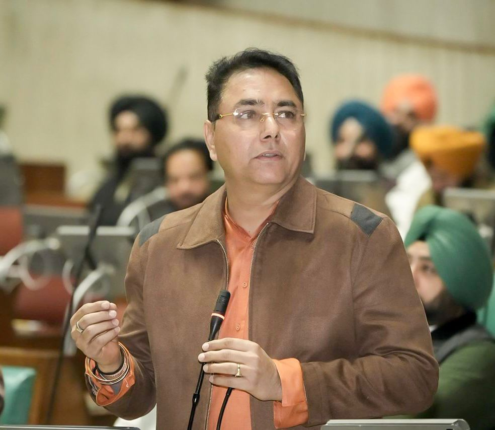 “ਵਿਕਸਿਤ ਭਾਰਤ-ਜੀ ਰਾਮ ਜੀ” ਗਰੀਬਾਂ ਨਾਲ ਭੱਦਾ ਮਜ਼ਾਕ, ਅਮਨ ਅਰੋੜਾ ਵੱਲੋਂ ਰੋਜ਼ਗਾਰ ਦੀ ਗਾਰੰਟੀ ਤੋਂ ਭੱਜਣ ਲਈ ਕੇਂਦਰ ਦੀ ਸਖ਼ਤ ਨਿੰਦਾ