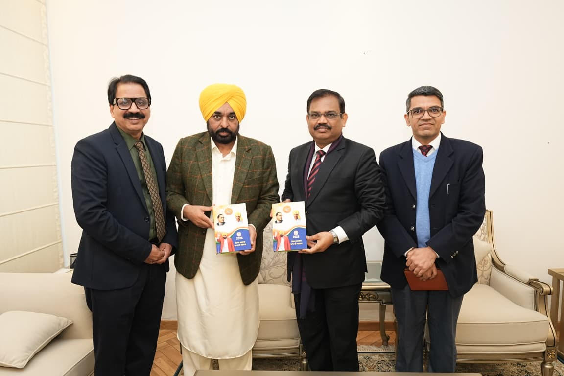 ਮੁੱਖ ਮੰਤਰੀ ਭਗਵੰਤ ਸਿੰਘ ਮਾਨ ਵੱਲੋਂ ਪੰਜਾਬ ਸਰਕਾਰ ਦੀ ਸਾਲ 2026 ਦੀ ਡਾਇਰੀ ਅਤੇ ਕੈਲੰਡਰ ਜਾਰੀ