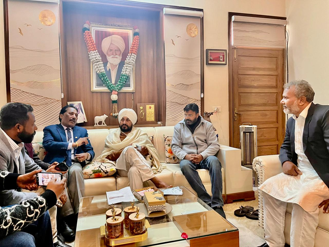 ਘੱਟ ਗਿਣਤੀਆਂ ਦੀ ਰੱਖਿਆ ਲਈ ਕਾਂਗਰਸ ਪਾਰਟੀ ਸਕਾਰਥਕ ਕਦਮ ਚੁੱਕ ਰਹੀ ਹੈ – ਪ੍ਰੋ. ਇਮਾਨੁਏਲ ਨਾਹਰ, ਡਾ.ਸੁਭਾਸ਼ ਥੋਬਾ