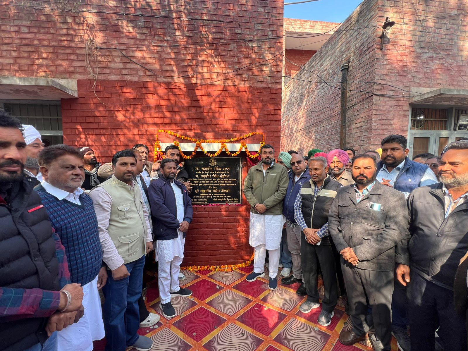 ਵਿਧਾਇਕ ਜਗਦੀਪ ਕੰਬੋਜ ਗੋਲਡੀ ਨੇ ਅਰਨੀਵਾਲਾ ਸਬ ਤਹਿਸੀਲ ਦੀ ਇਮਾਰਤ ਦੇ ਨਵੀਨੀਕਰਨ ਦਾ ਰੱਖਿਆ ਨੀਹ ਪੱਥਰ