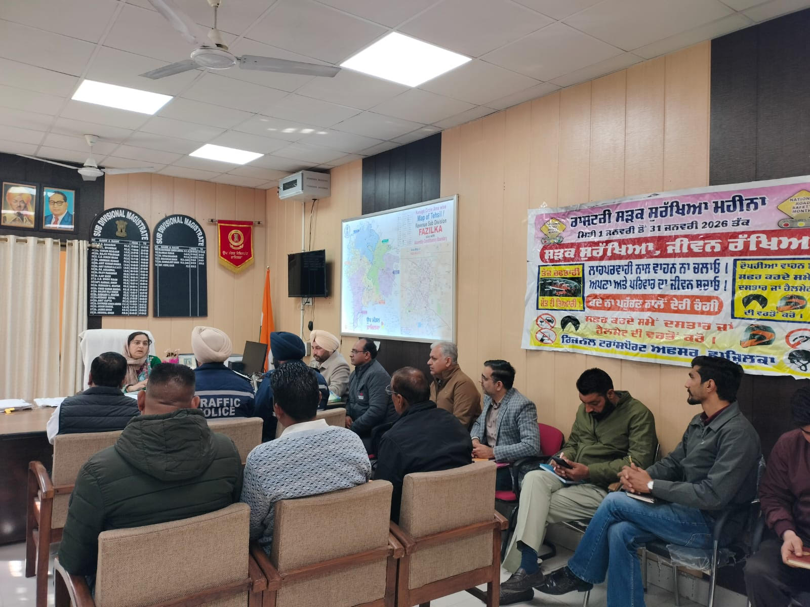   ਕੌਮੀ ਸੜਕ ਸੁਰੱਖਿਆ ਮਹੀਨਾ ਤਹਿਤ ਜਾਗਰੂਕਤਾ ਗਤੀਵਿਧੀਆਂ ਦੇ ਨਾਲ-ਨਾਲ ਅਧਿਕਾਰੀਆਂ ਨਾਲ ਮੀਟਿੰਗ ਦਾ ਦੌਰ ਵੀ ਜਾਰੀ