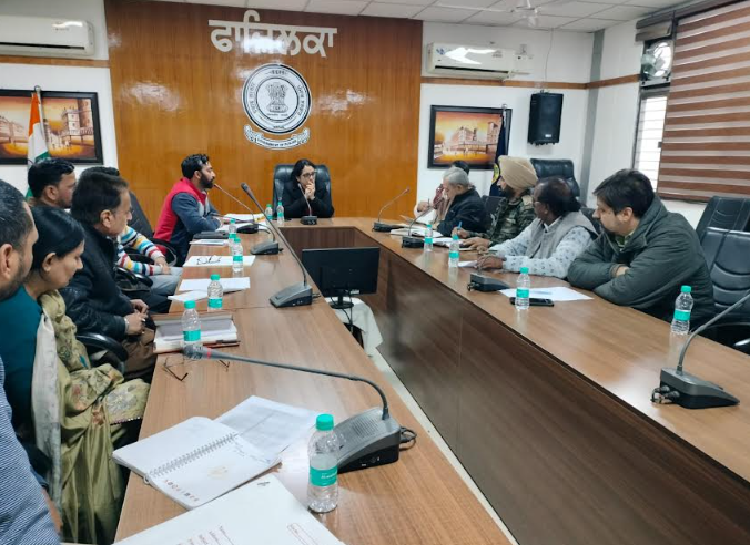   ਬਜੁਰਗਾਂ ਨੂੰ ਦਫਤਰਾਂ ਵਿਖੇ ਮਾਣ-ਸਤਿਕਾਰ ਦੇਣਾ ਸਾਡਾ ਮੁੱਢਲਾ ਫਰਜ- ਵਧੀਕ ਡਿਪਟੀ ਕਮਿਸ਼ਨਰ