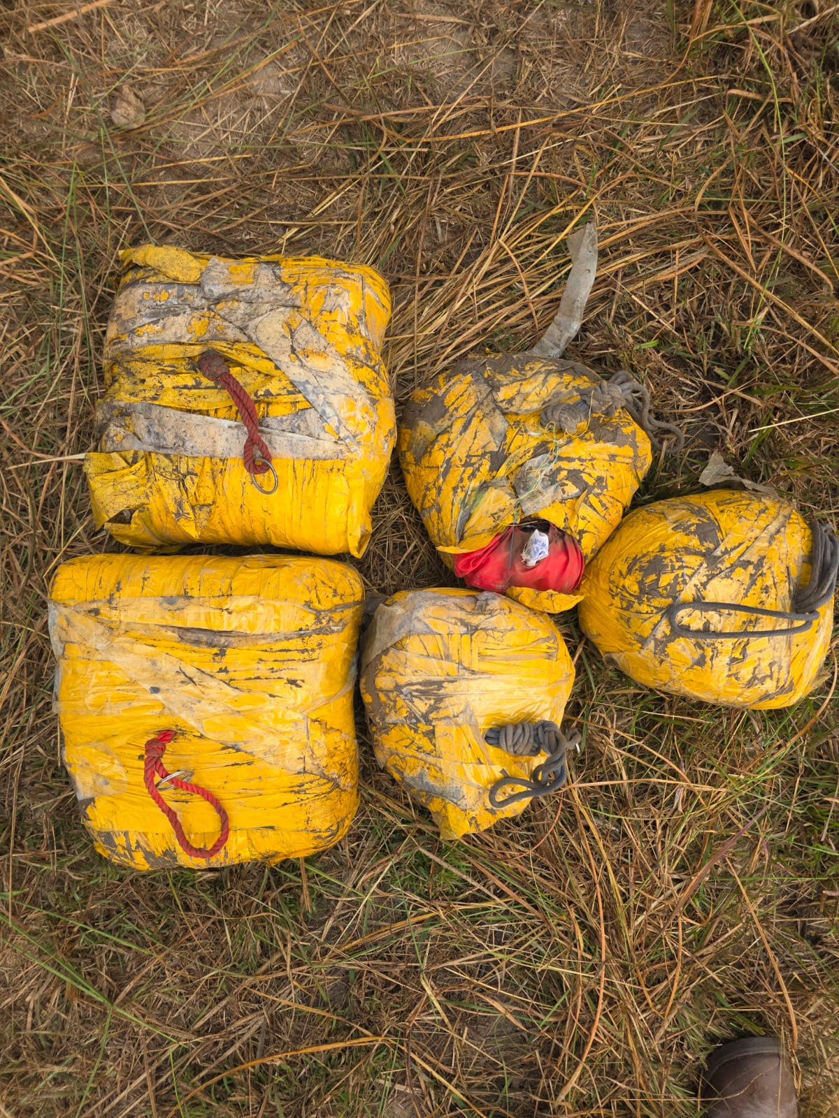 ਕਿਸਤਾਨ-ਅਧਾਰਤ ਸਮੱਗਲਰਾਂ ਨਾਲ ਜੁੜੇ ਦੋਸ਼ੀ ਨੂੰ ਗ੍ਰਿਫ਼ਤਾਰ ਕੀਤਾ ਗਿਆ, ਪੂਰੇ ਖੇਤਰ ਵਿੱਚ ਨਸ਼ੀਲੇ ਪਦਾਰਥਾਂ ਦੀ ਖੇਪ ਵੰਡ ਰਹੇ ਸਨ: ਡੀਜੀਪੀ ਗੌਰਵ ਯਾਦਵ