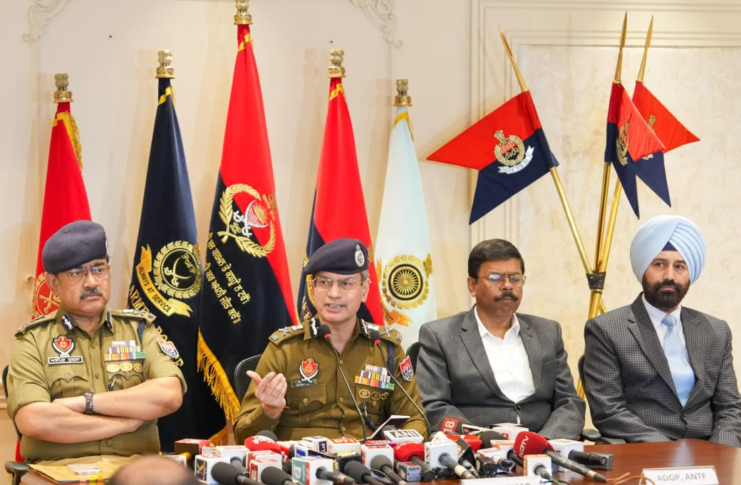 ‘ਗੈਂਗਸਟਰਾਂ ਤੇ ਵਾਰ’: CM BHAGWANT MANN ਦੀ ਅਗਵਾਈ ‘ਚ ਪੰਜਾਬ ਸਰਕਾਰ ਵੱਲੋਂ ਵਾਂਟੇਡ ਅਪਰਾਧੀਆਂ ਨੂੰ ਫੜਨ ‘ਤੇ ਕੇਂਦਰਿਤ ‘ਓਪ ਪ੍ਰਹਾਰ-2’ ਦੀ ਸ਼ੁਰੂਆਤ