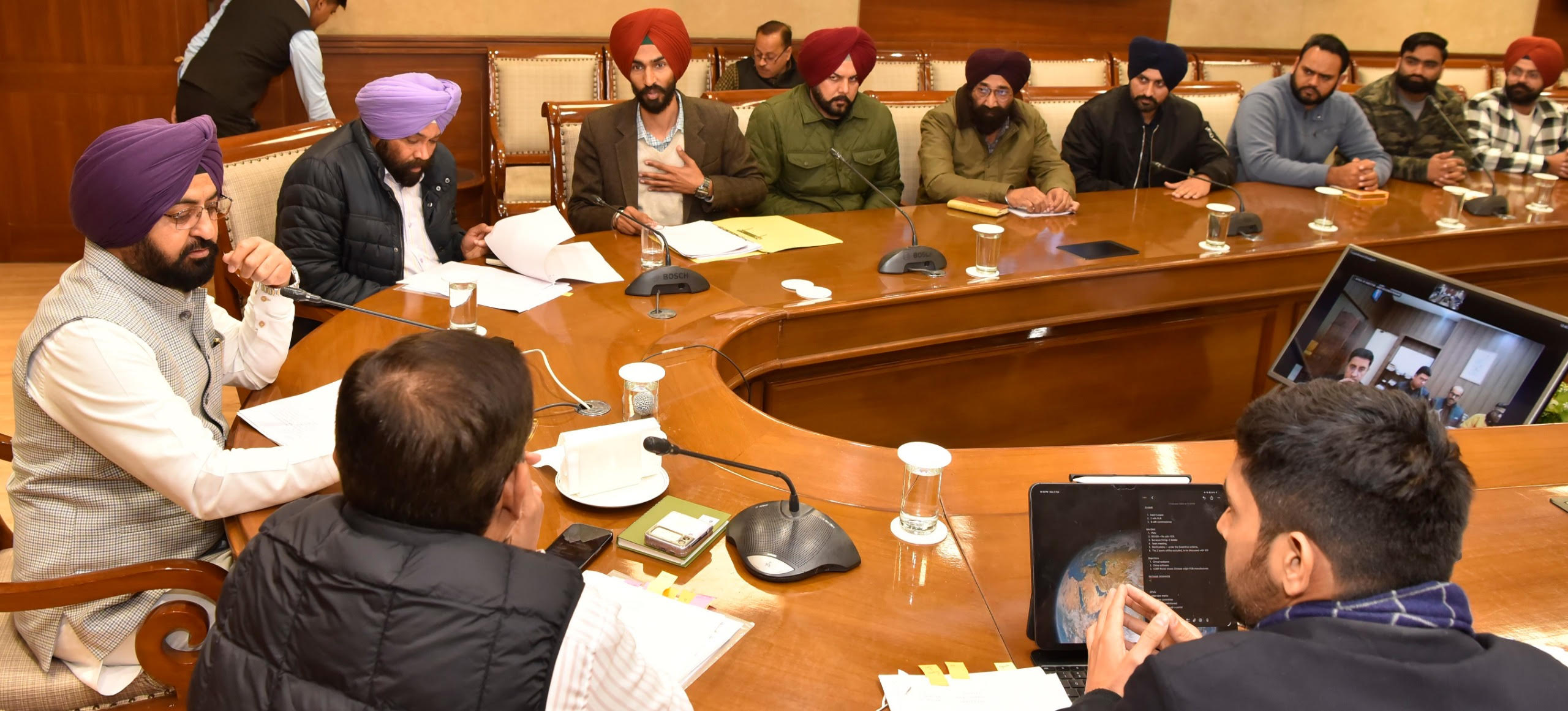 ਕੈਬਨਿਟ ਮੰਤਰੀ ਹਰਦੀਪ ਸਿੰਘ ਮੁੰਡੀਆਂ ਵੱਲੋਂ ਵੱਖ-ਵੱਖ ਯੂਨੀਅਨਾਂ ਨਾਲ ਮੀਟਿੰਗ, ਜਾਇਜ਼ ਮੰਗਾਂ ਪੂਰੀਆਂ ਕਰਨ ਦਾ ਦਿੱਤਾ ਭਰੋਸਾ