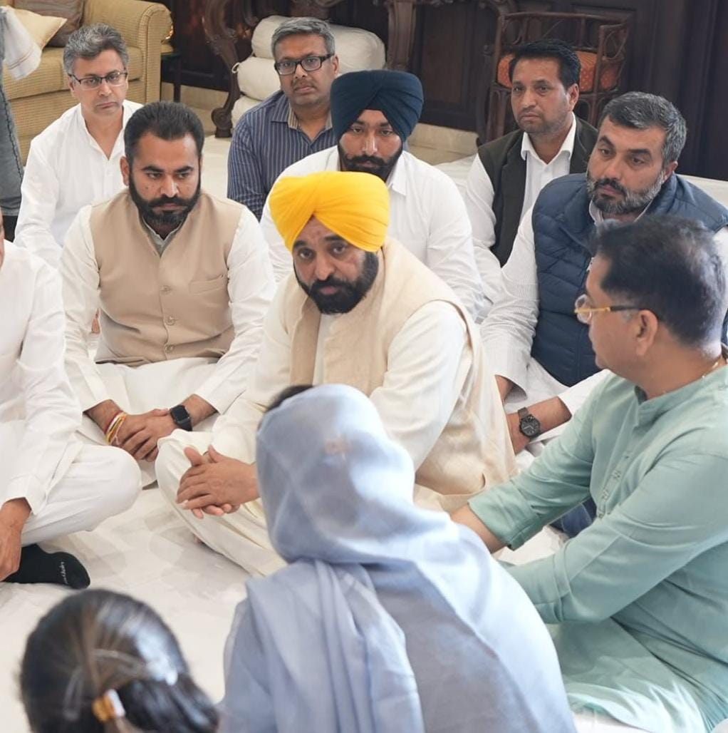 ਉੱਘੇ ਸਮਾਜ ਸੇਵਕ ਸੰਦੀਪ ਗਿਲਹੋਤਰਾ ਦਾ ਦੇਹਾਂਤ ਸਮਾਜ ਲਈ ਨਾ ਪੂਰਾ ਹੋਣ ਵਾਲਾ ਘਾਟਾ: ਮੁੱਖ ਮੰਤਰੀ ਭਗਵੰਤ ਸਿੰਘ ਮਾਨ
