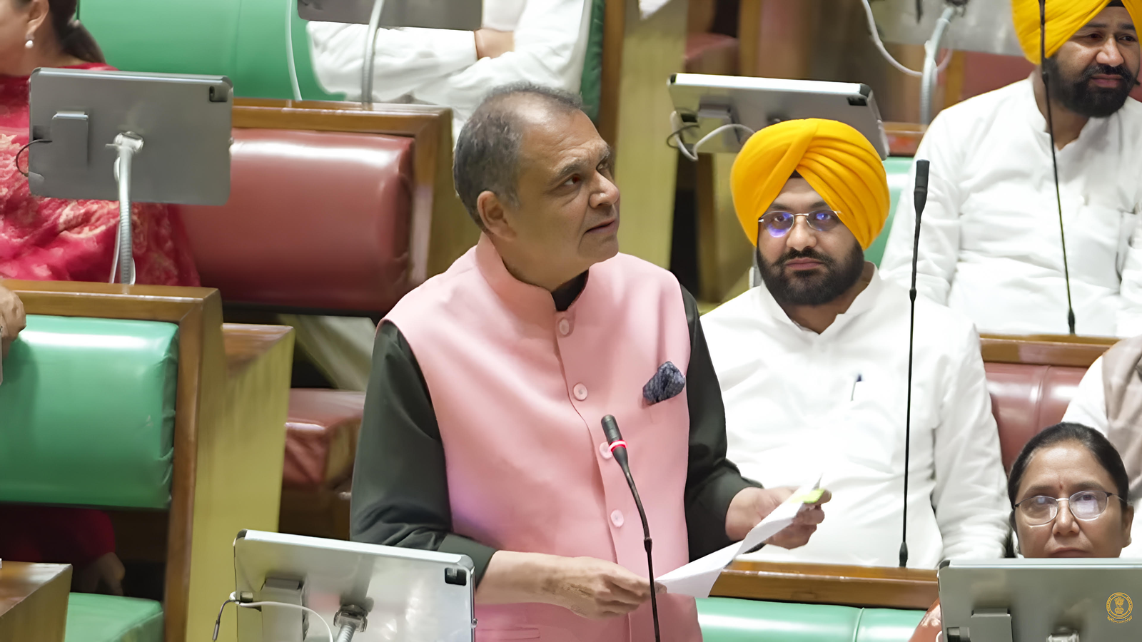 ਮੰਤਰੀ ਸੰਜੀਵ ਅਰੋੜਾ ਨੇ ਪੰਜਾਬ ਵਿਧਾਨ ਸਭਾ ਵਿੱਚ ਮੁੱਖ ਨਾਗਰਿਕ ਅਤੇ ਬੁਨਿਆਦੀ ਢਾਂਚੇ ਦੇ ਮੁੱਦਿਆਂ ‘ਤੇ ਵਿਸਥਾਰਪੂਰਵਕ, ਤੱਥ-ਅਧਾਰਤ ਜਵਾਬ ਦਿੱਤੇ