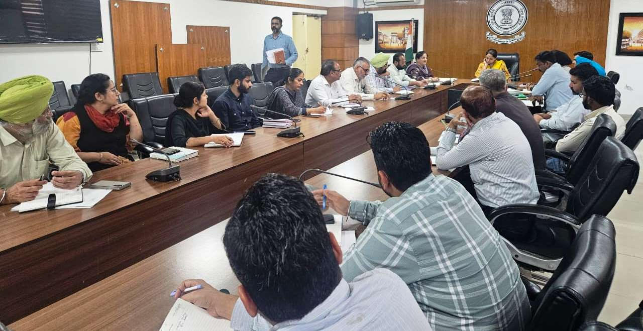 ਡਿਪਟੀ ਕਮਿਸ਼ਨਰ ਨੇ ਨਦੀਨ ਨਸ਼ਟ ਮੁਹਿੰਮ ਸਬੰਧੀ ਖੇਤੀਬਾੜੀ ਵਿਭਾਗ ਨਾਲ ਕੀਤੀ ਮੀਟਿੰਗ