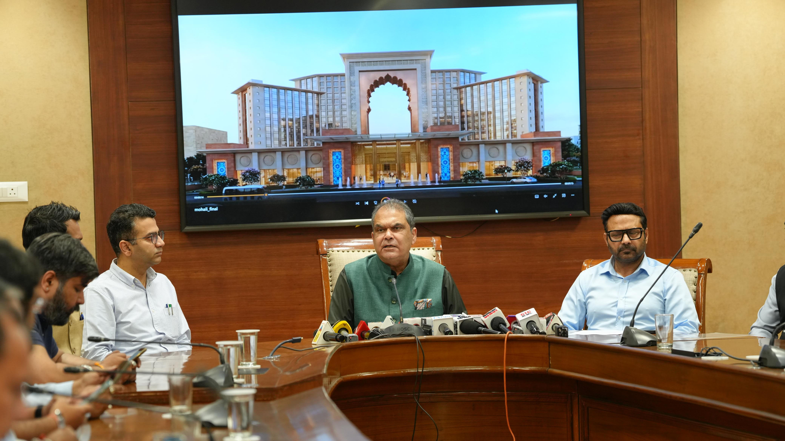 ਭਗਵੰਤ ਮਾਨ ਸਰਕਾਰ ਮੋਹਾਲੀ ਵਿੱਚ ਅਤਿ-ਆਧੁਨਿਕ ਬਹੁ-ਮੰਤਵੀ ਪ੍ਰਦਰਸ਼ਨੀ ਅਤੇ ਕਨਵੈਨਸ਼ਨ ਸੈਂਟਰ ਵਿਕਸਤ ਕਰੇਗੀ: ਸੰਜੀਵ ਅਰੋੜਾ