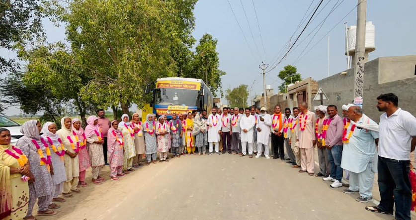 ਮੁੱਖ ਮੰਤਰੀ ਤੀਰਥ ਯਾਤਰਾ ਤਹਿਤ ਵਿਧਾਇਕ ਫਾਜ਼ਿਲਕਾ ਨੇ  ਪਿੰਡ ਆਲਮਸ਼ਾਹ ਤੋਂ ਬੱਸ ਕੀਤੀ ਰਵਾਨਾ
