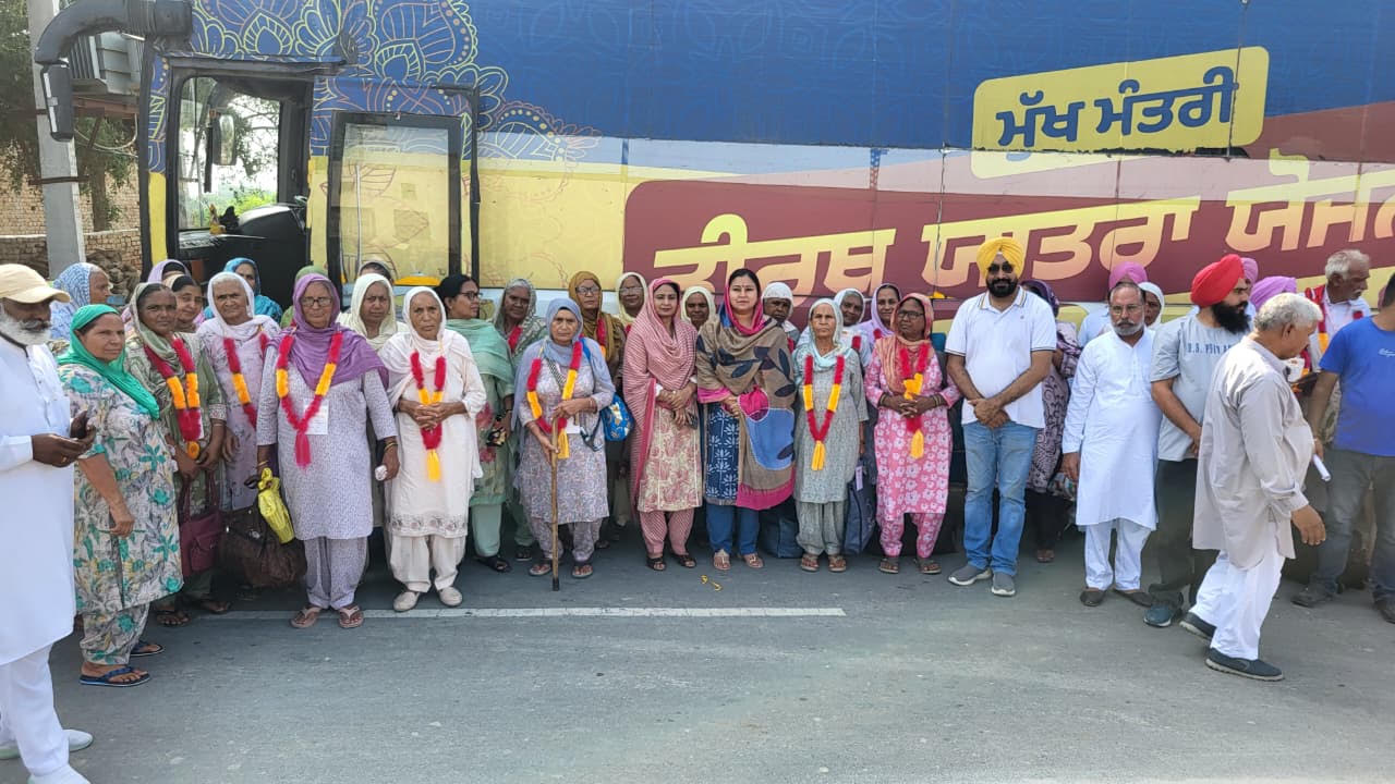 ਮੈਡਮ ਖੁਸ਼ਬੂ ਸਵਨਾ ਵੱਲੋਂ ਹਲਕੇ ਦੇ  ਪਿੰਡ ਸੈਨੀਆ ਅਤੇ ਸੁਰੇਸ਼ ਵਾਲਾ ਤੋਂ ਧਾਰਮਿਕ ਸਥਾਨਾਂ ਦੇ ਦਰਸ਼ਨਾਂ ਲਈ ਦੋ ‘ਤੀਰਥ ਯਾਤਰਾ ਬੱਸਾਂ’ ਰਵਾਨਾ