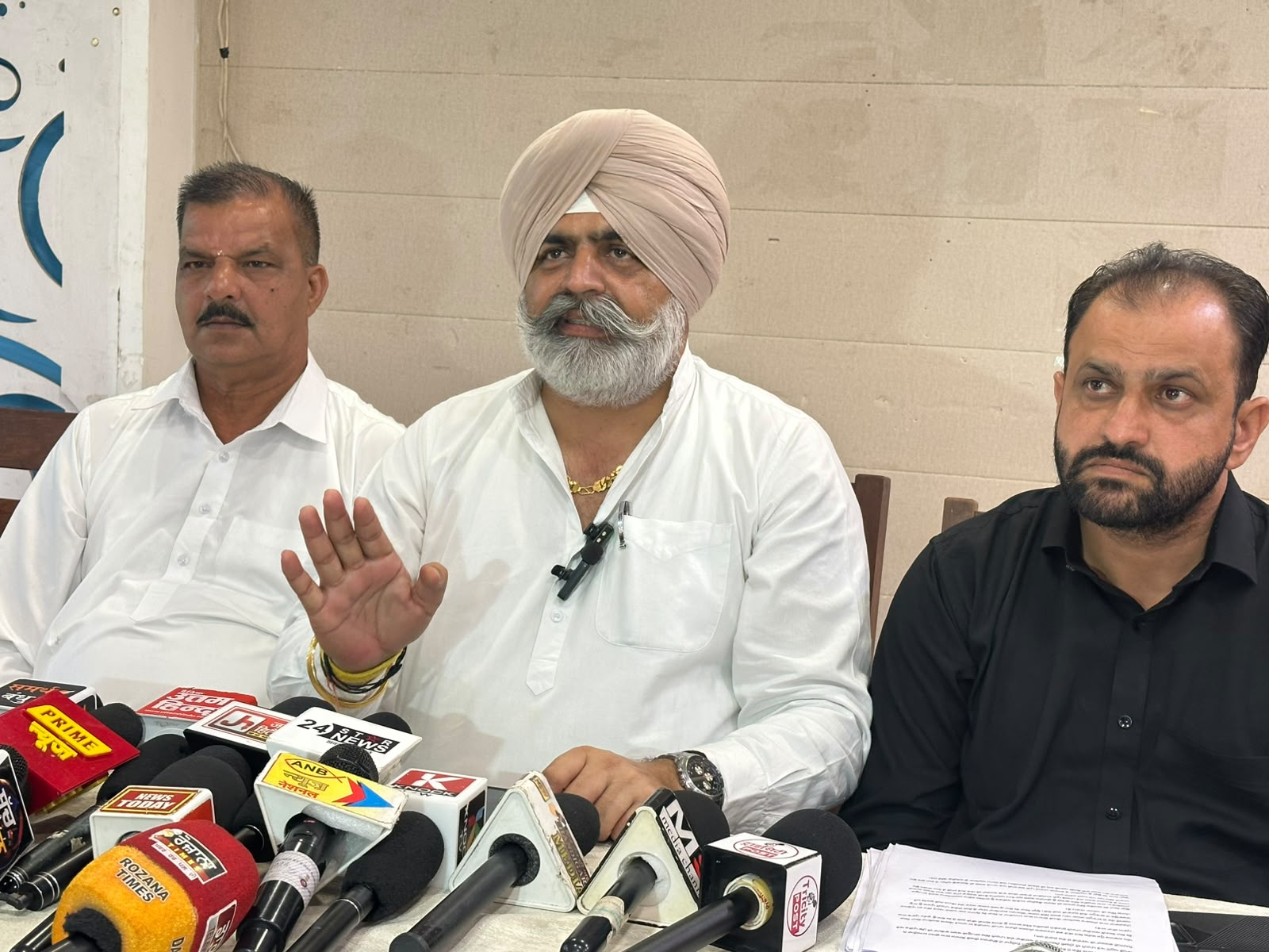 ਡੀਗੜ੍ਹ : ਚਾਪਲੂਸਾਂ ਦੀ ਪੁੱਛ-ਪ੍ਰਤੀਤ, ਮਿਹਨਤੀ ਵਰਕਰਾਂ ਦੀ ਅਣਦੇਖੀ ਦਾ ਲਾਇਆ ਦੋਸ਼; ਸੁਖਬੀਰ ਬਾਦਲ ਦੀ ਕਿਚਨ ਕੈਬਨਿਟ ਨੂੰ ਵੀ ਘੇਰਿਆ