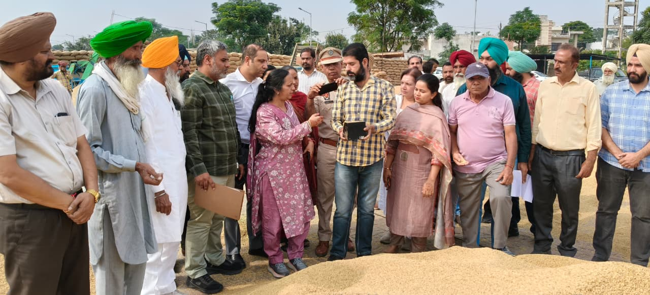ਪ੍ਰਭਾਰੀ ਸਕੱਤਰ ਰੀਤੂ ਅਗਰਵਾਲ ਵੱਲੋਂ ਬੱਸੀ ਪਠਾਣਾ ਅਤੇ ਨੰਦਪੁਰ ਕਲੌੜ ਦੀ ਮੰਡੀਆਂ ‘ਚ ਝੋਨੇ ਦੇ ਖਰੀਦ ਪ੍ਰਬੰਧਾਂ ਦਾ ਲਿਆ ਜਾਇਜ਼ਾ